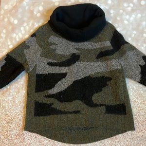 Aqua Women’s Camo Sweater